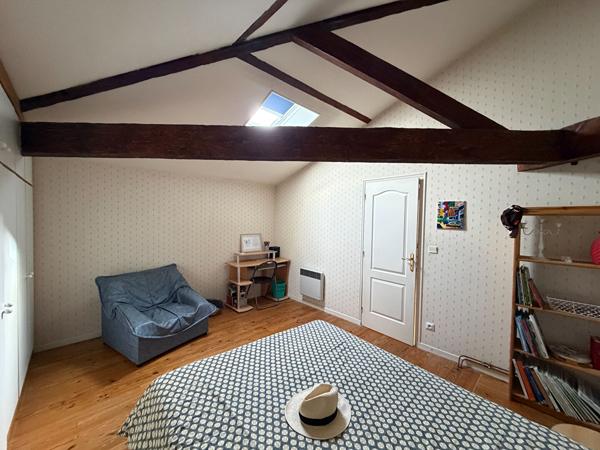 Maison Maison T6 de 170m² au centre de Bègles avec garage double sur une parcelle de 550m² 200 m²