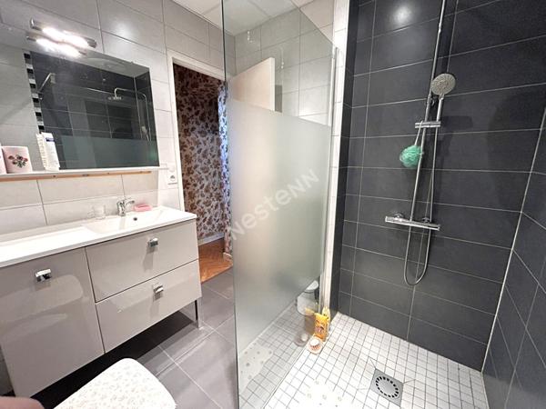 MAISON DE VILLE 2 CHAMBRES AVEC DEPENDANCES ET TERRAIN A BAGNEUX (INDRE 36)