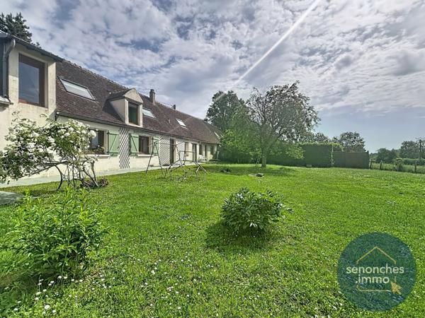 RARE SUR LE SECTEUR – AUTHENTIQUE LONGÈRE PERCHERONNE AVEC GRANGE AMÉNAGEABLE, DÉPENDANCES ET VUE DÉGAGÉE SUR LA CAMPAGNE