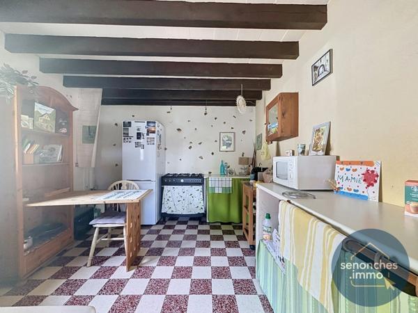 RARE SUR LE SECTEUR – AUTHENTIQUE LONGÈRE PERCHERONNE AVEC GRANGE AMÉNAGEABLE, DÉPENDANCES ET VUE DÉGAGÉE SUR LA CAMPAGNE