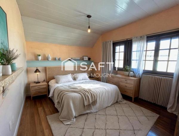 Maison individuelle avec jardin, dépendances , garage.