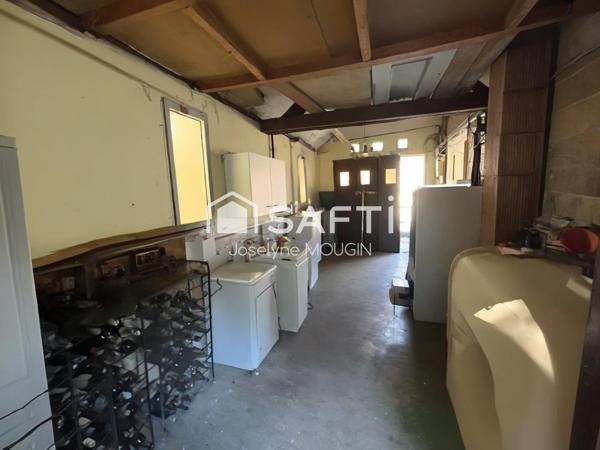 Maison individuelle avec jardin, dépendances , garage.