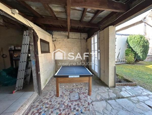 Maison individuelle avec jardin, dépendances , garage.