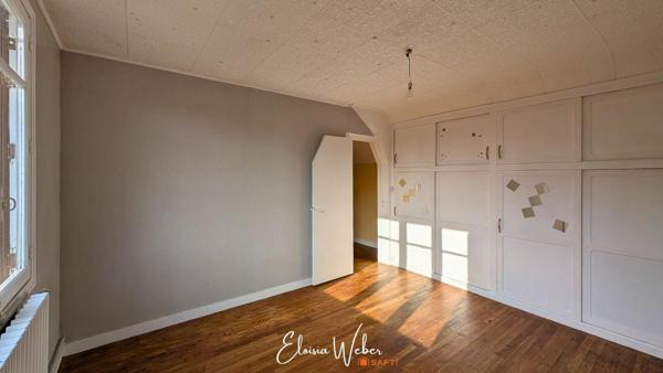 Charmante et lumineuse maison de bourg en impasse.