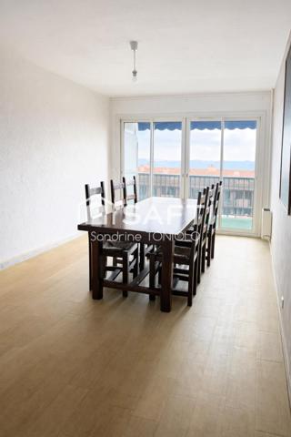 Trois pièces à proximité des commodités