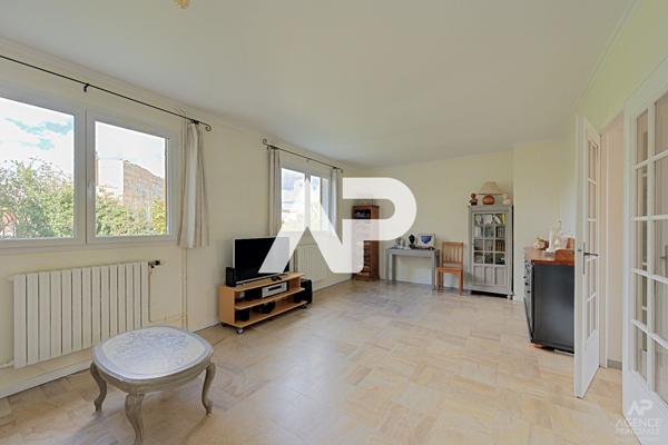 Maison RUEIL-MALMAISON 7 pièce(s) 132.43 m² €875 000 ** - Référence 19910
