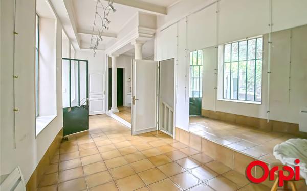 Maison à vendre    16 pièces • 597 m2 Bourgoin-Jallieu