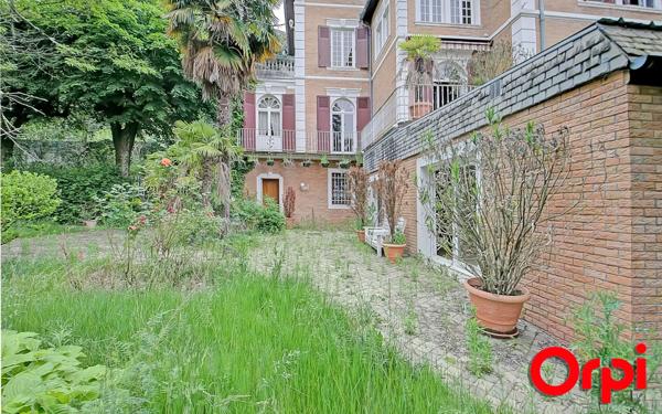 Maison à vendre    16 pièces • 597 m2 Bourgoin-Jallieu