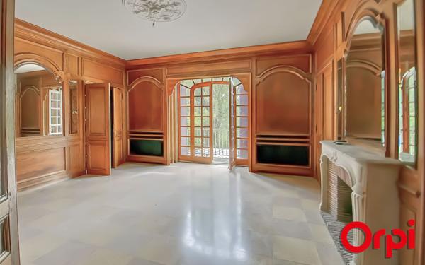 Maison à vendre    16 pièces • 597 m2 Bourgoin-Jallieu