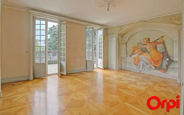 Maison à vendre    16 pièces • 597 m2 Bourgoin-Jallieu