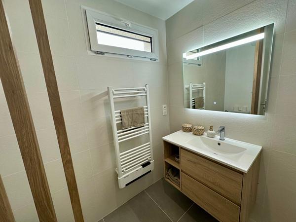 Superbe Appartement Rez-de-Jardin Meublé à Orléans, Idéalement Situé, Entièrement Rénové