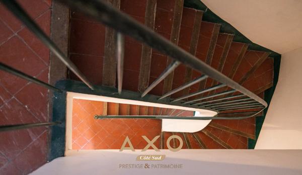 VENTABREN - CENTRE VILLE HISTORIQUE - MAISON DE VILLE - T5 - 140 M2 - 465 000€