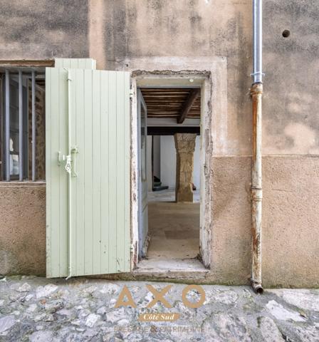 VENTABREN - CENTRE VILLE HISTORIQUE - MAISON DE VILLE - T5 - 140 M2 - 465 000€