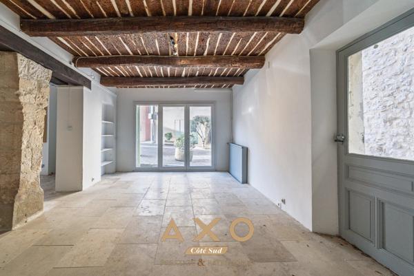 VENTABREN - CENTRE VILLE HISTORIQUE - MAISON DE VILLE - T5 - 140 M2 - 465 000€