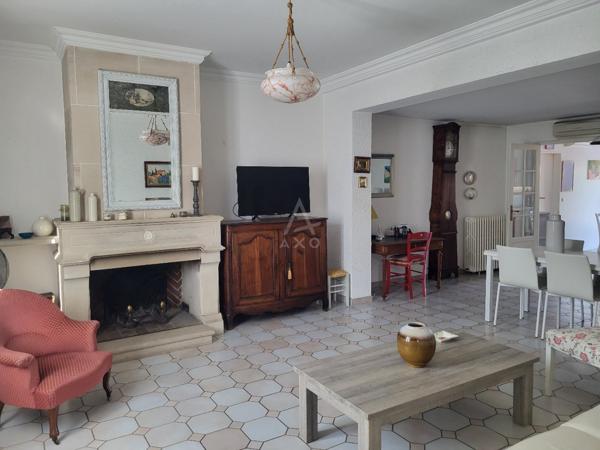REIMS - MAISON DE VILLE climatisée avec JARDIN, GARAGE DOUBLE, CAVE et DEPANDANCE