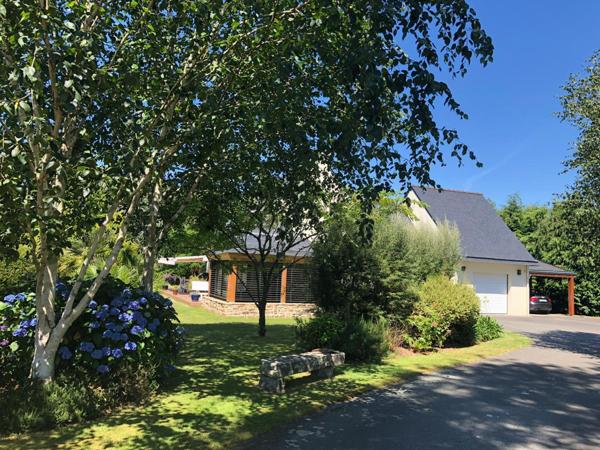 Fouesnant, maison d'architecte de 170 m² sur un jardin paysagé de 3000 m² !