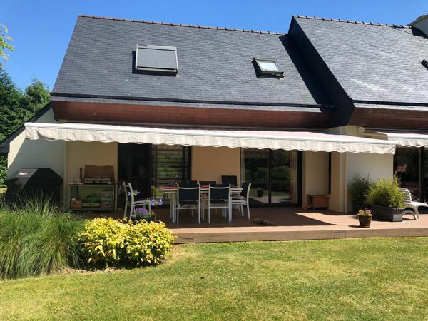 Fouesnant, maison d'architecte de 170 m² sur un jardin paysagé de 3000 m² !