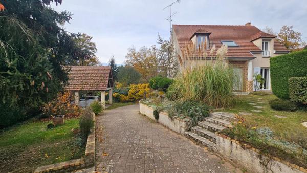 Exclusivité / Houdan 14 mn /  Maison familiale avec sous-sol / 4 chambres