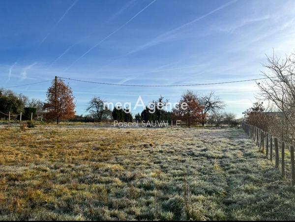 Terrain à CHANTERAC, 24190 - 1574m²