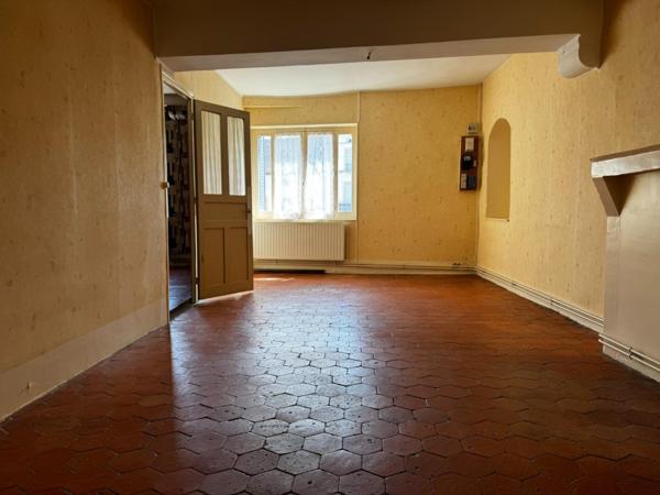 Immeuble avec locataire en place + gros potentiel