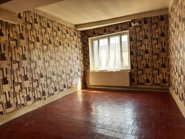 Immeuble avec locataire en place + gros potentiel