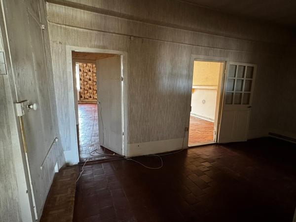 Immeuble avec locataire en place + gros potentiel