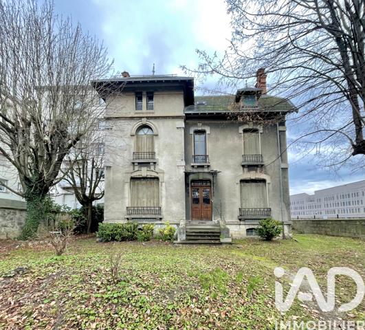 Maison à vendre 14 pièces 241 m² Grenoble