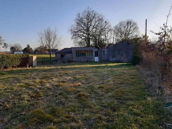 Vallet: vieille maison à rénover sur un terrain de 1500 m2