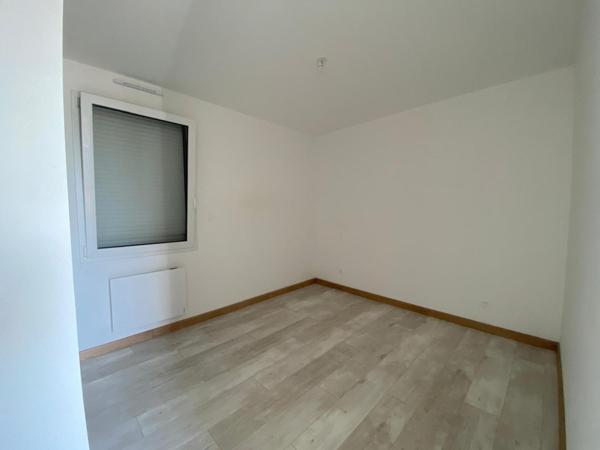 MAISON CLIMATISEE DE PLAIN PIED 2 CHAMBRES  AVEC GARAGE ATTENANT