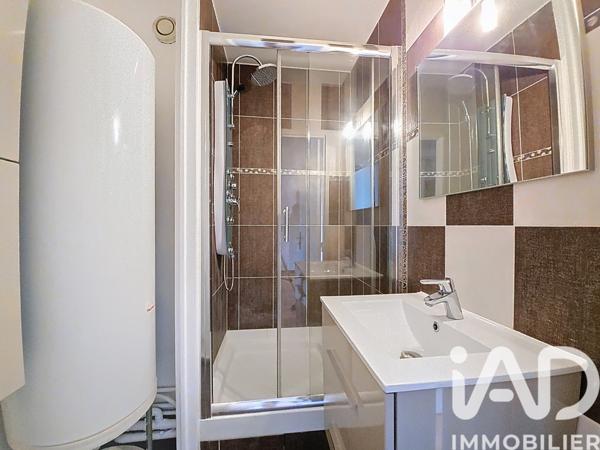 Location appartement 4 pièces 83 m² Courbevoie