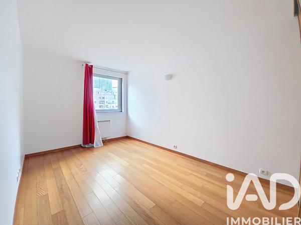Location appartement 4 pièces 83 m² Courbevoie