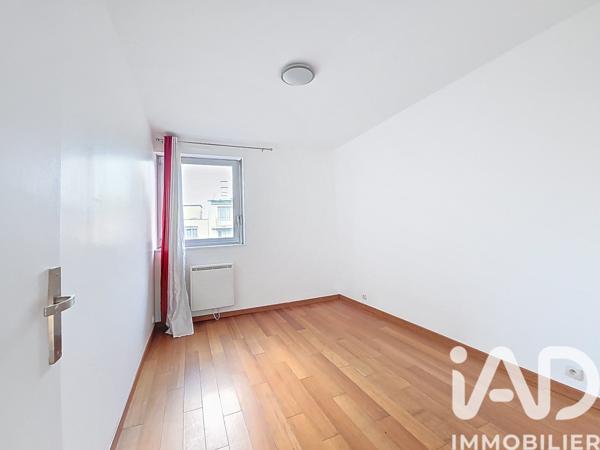 Location appartement 4 pièces 83 m² Courbevoie