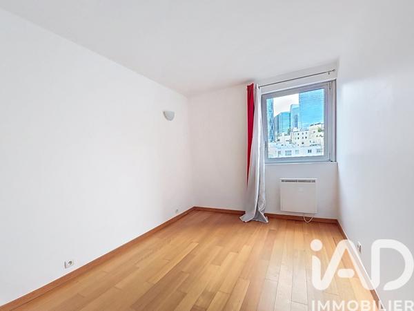 Location appartement 4 pièces 83 m² Courbevoie