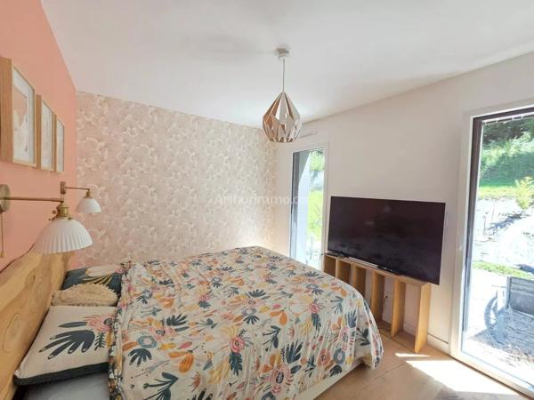 Vente                                                      Maison
                        
                     7 pièces                      161 m2                     à Grand-Champ