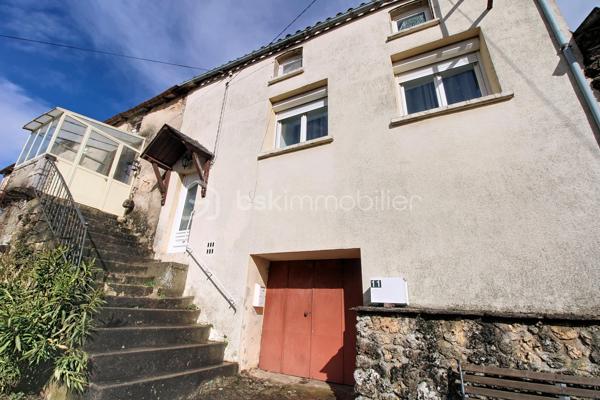 L'Hospitalet du Larzac ( proche de la Cavalerie et de l'A75 ) Laissez-vous séduire par cette magnifique maison en pierre de 86 m², véritable havre de paix situé au cœur de l'authentique plateau du Larzac, entièrement rénovée avec des matériaux de qualité, elle allie à la perfection le cachet de l'ancien  (voûtes, pierres apparentes) et des prestations modernes haut de gamme. Une superbe pièce de vie traversante, baignée de lumière, offrant un accès immédiat à la terrasse et au jardin, une salle d'eau moderne avec WC. A l'étage deux belles chambres qui vous offrent l'expérience unique de dormir sous les voûtes en pierre et un espace bureau complète ce niveau. LES + DE LA MAISON : Isolation complète et performante : DPE classé C, climatisation réversible, huisseries double vitrage, grande cave garage, à deux pas de l'école et proche des commerces et de l'A75 (Millau à 15 min, Montpellier à moins d'une heure) Contact Guy Jayet au 0611566624