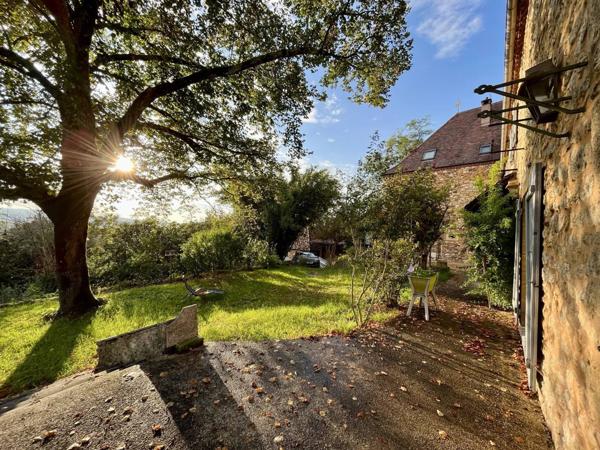 Maison de charme de 10 pièces et 270 m² habitable.