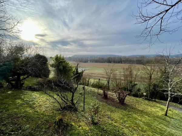 Maison de charme de 10 pièces et 270 m² habitable.