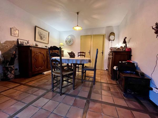 Maison de charme de 10 pièces et 270 m² habitable.