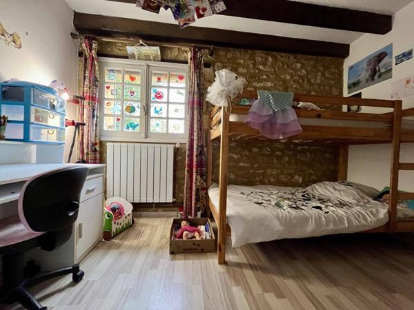 Maison de charme de 10 pièces et 270 m² habitable.