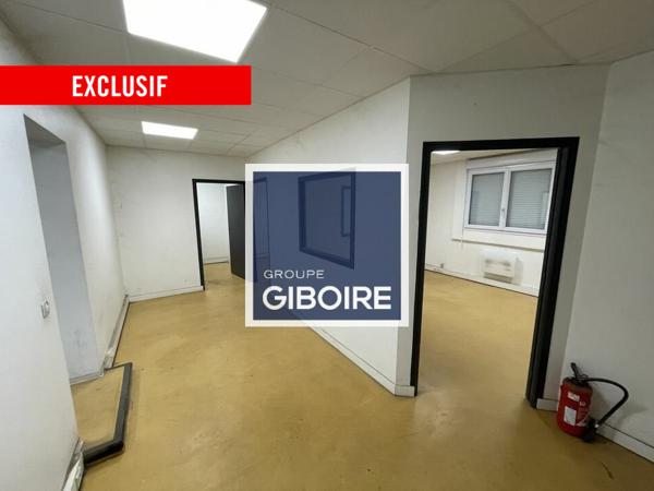 Local d'activites 891 m² à vendre Périphérie Rennes (réf : 35.7039)