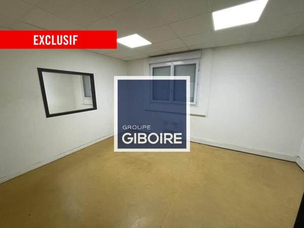 Local d'activites 891 m² à vendre Périphérie Rennes (réf : 35.7039)