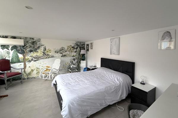 BON ENCONTRE - Ensemble immobilier comprenant un appartement type Loft de 254 m² dont 49 m² loué meublé avec accès indépendant et dépendance de 63 m² aménageable.