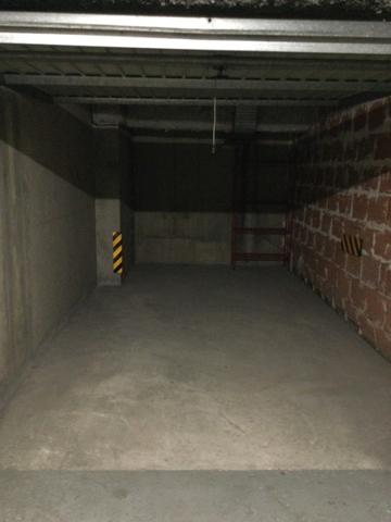 Location Parking - 10 m² (réf : 494676)