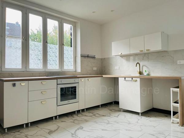 Appartement triplex T5, 96 m2 en rez-de-chaussée