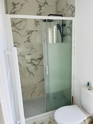 Appartement triplex T5, 96 m2 en rez-de-chaussée