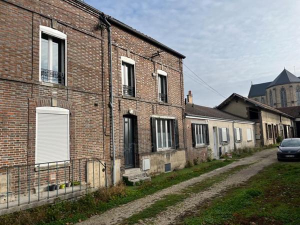 Appartement triplex T5, 96 m2 en rez-de-chaussée