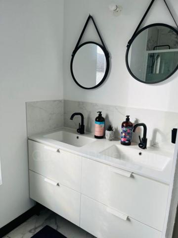 Appartement triplex T5, 96 m2 en rez-de-chaussée