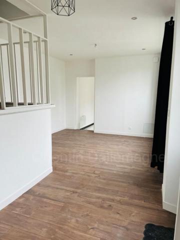 Appartement triplex T5, 96 m2 en rez-de-chaussée