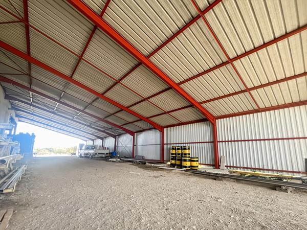 Entrepôt / local industriel Bourlens 511 m2 .