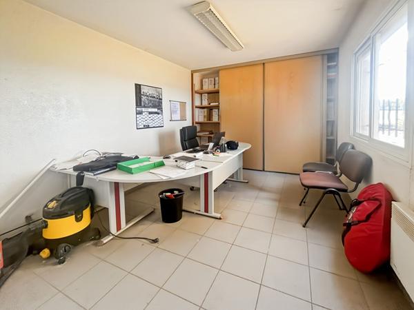 Entrepôt / local industriel Bourlens 511 m2 .